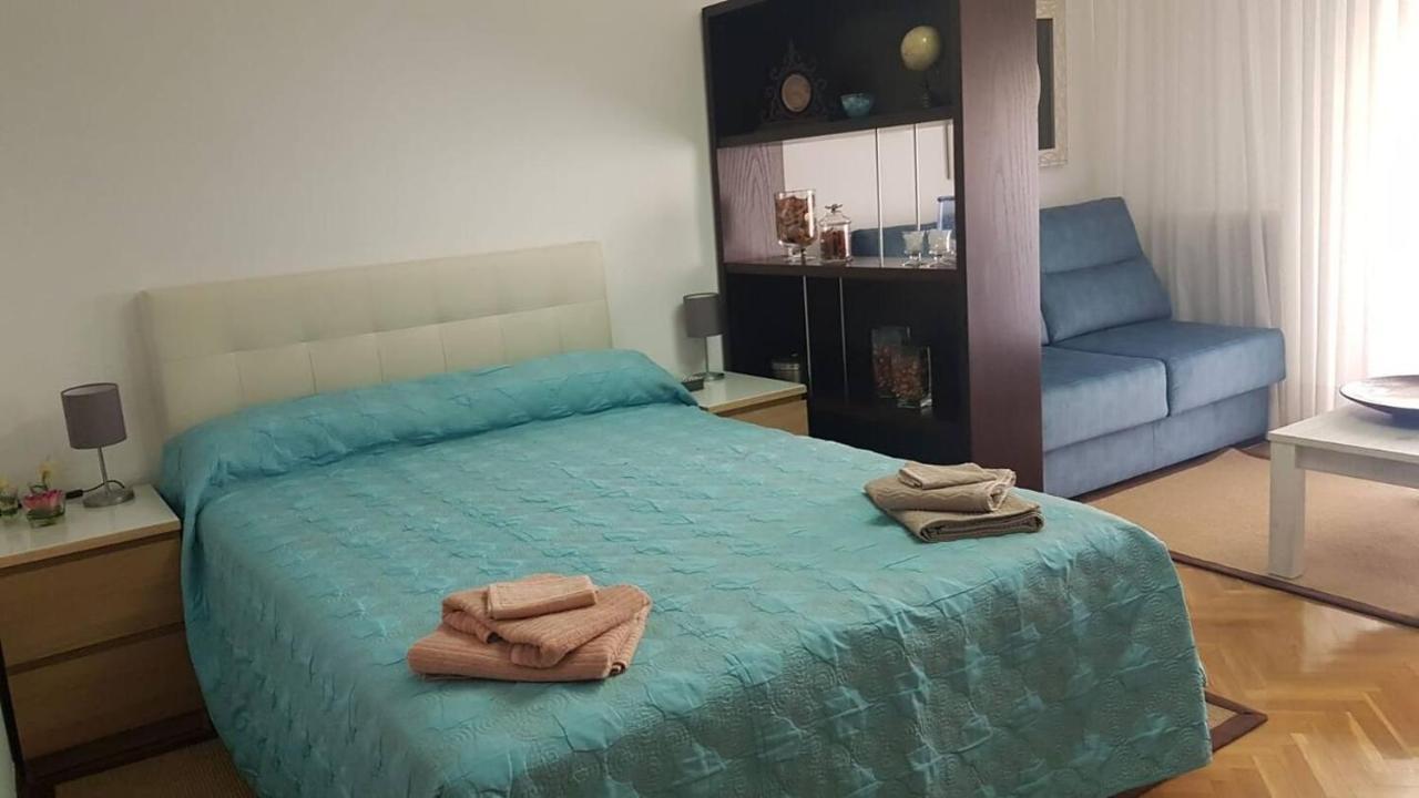 Appartamento Alojamiento Adelfas Madrid Esterno foto