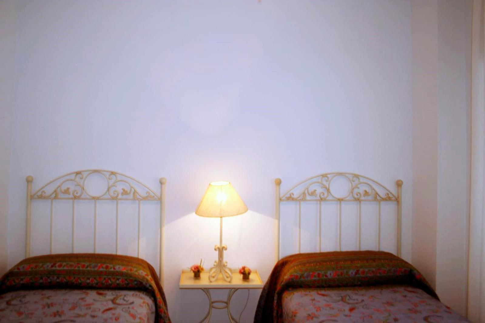 Appartamento Alojamiento Adelfas Madrid Camera foto